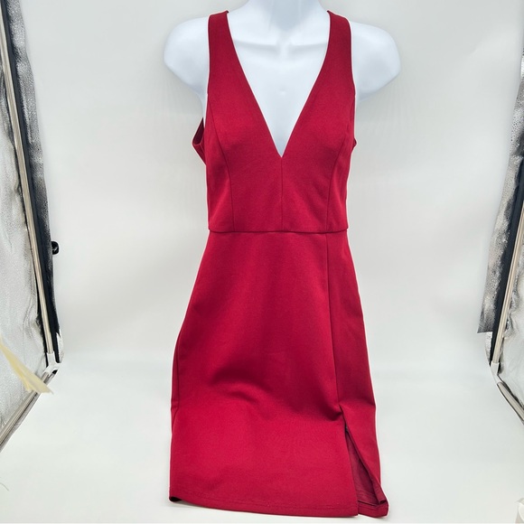 Lulus Dresses & Skirts - Lulu's Bold Red Backless Dress w/Front Slit Over Left Thigh-Size XS